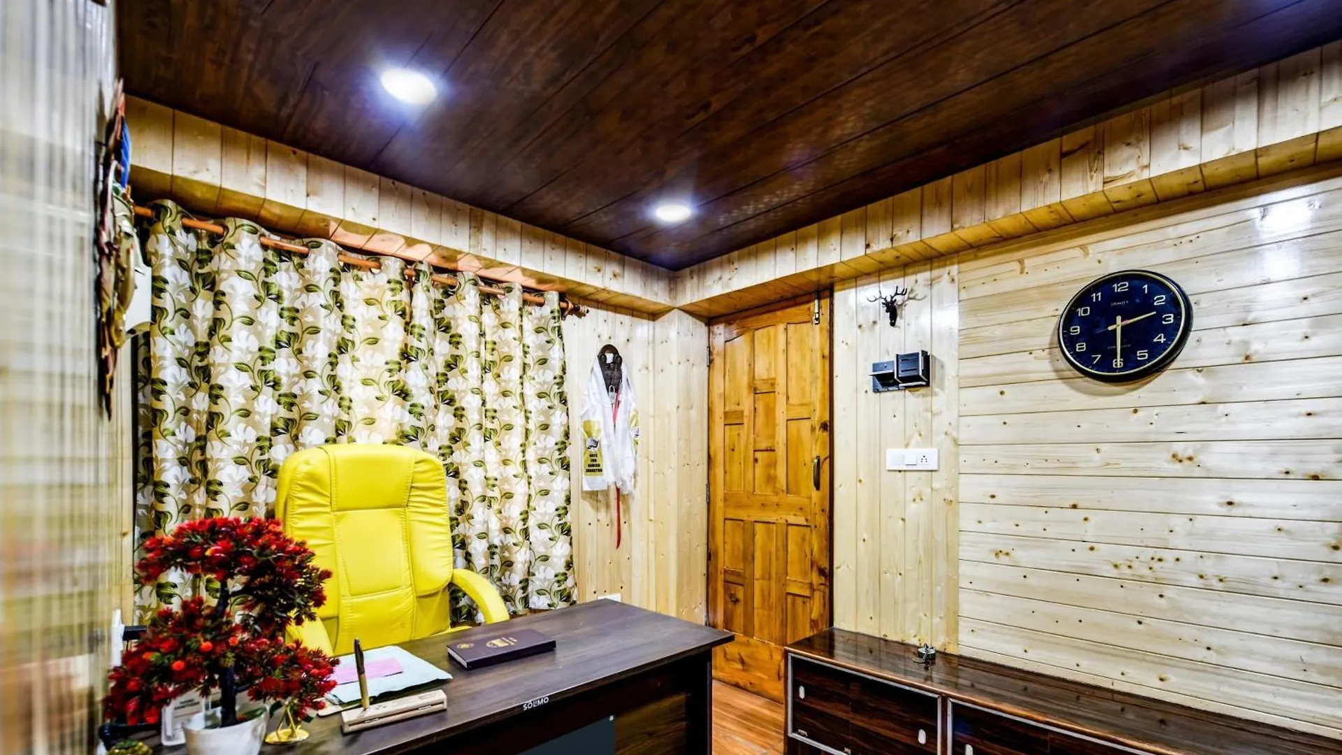Hotel O Kanlog Near Isbt Shimla Formerly Pine View Homestay