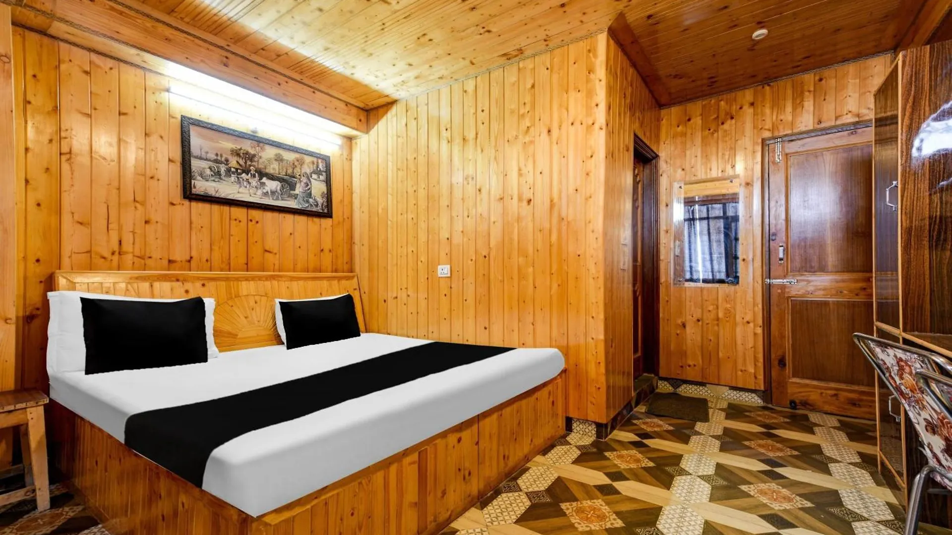 Hotel O Kanlog Near Isbt Shimla Formerly Pine View Homestay 4*,  India