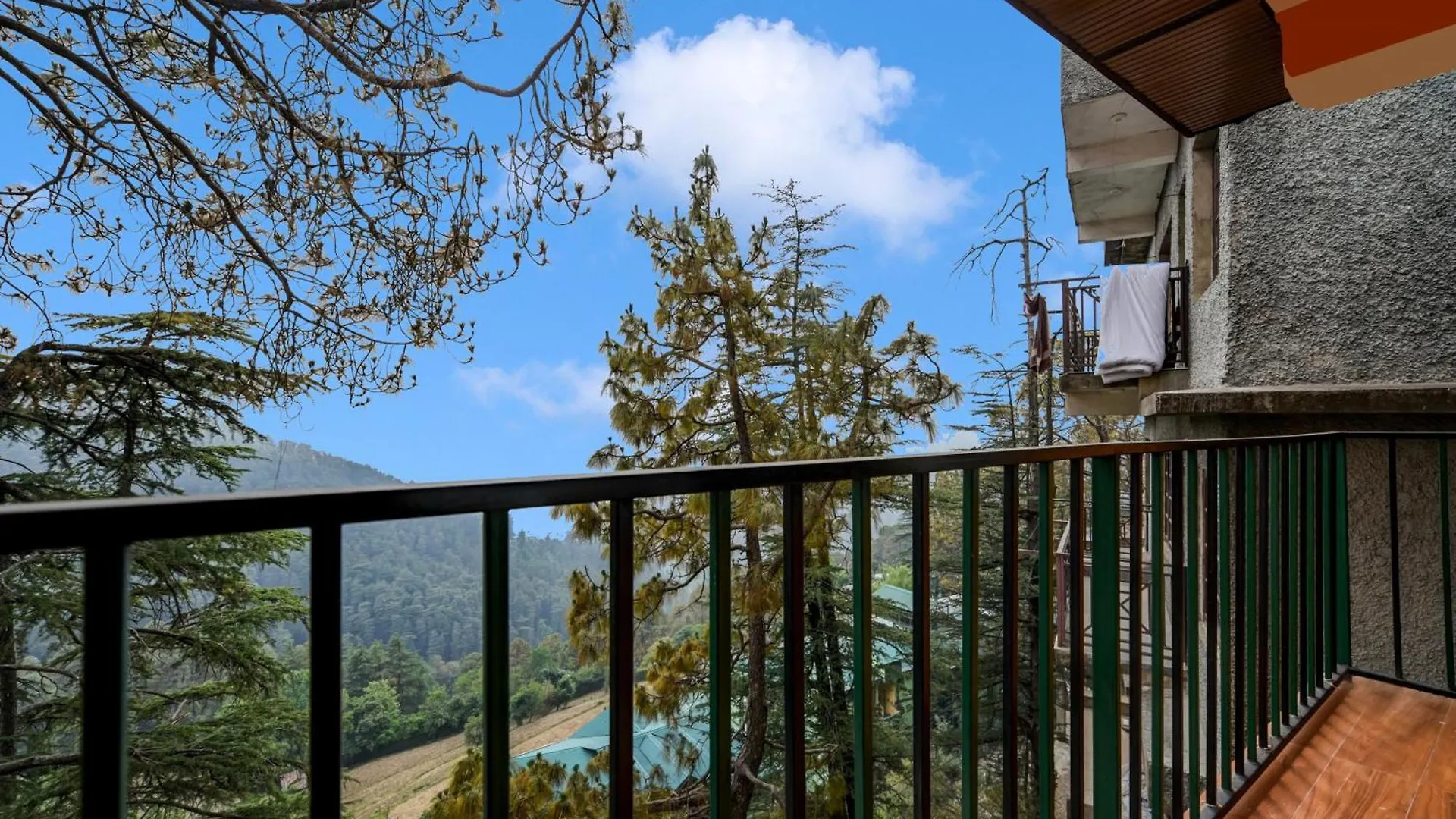 Hotel O Kanlog Near Isbt Shimla Formerly Pine View Homestay